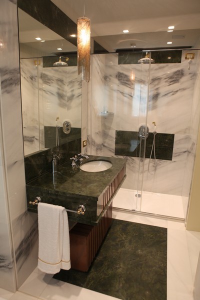 RIVESTIMENTO BAGNO