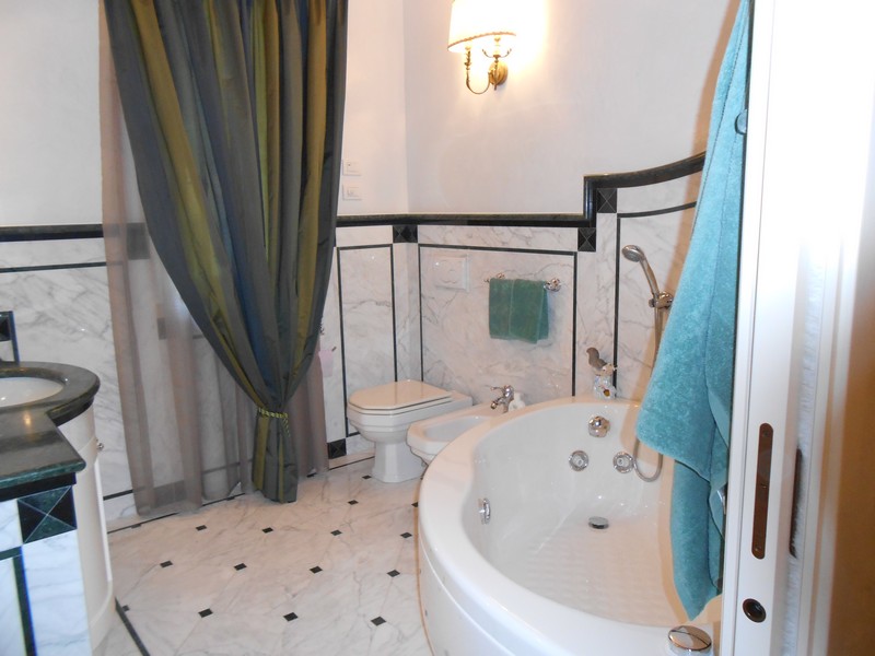 RIVESTIMENTO BAGNO